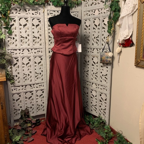 Mori Lee Dresses & Skirts - NEW! MORI LEE BURGUNDY RED TOP & SKIRT FORMAL PROM DRESS EVENING GOWN
